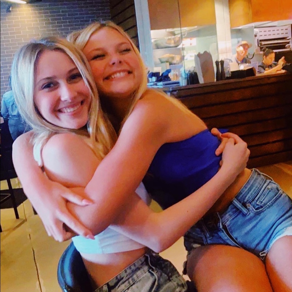 Meet your Posher, Ella